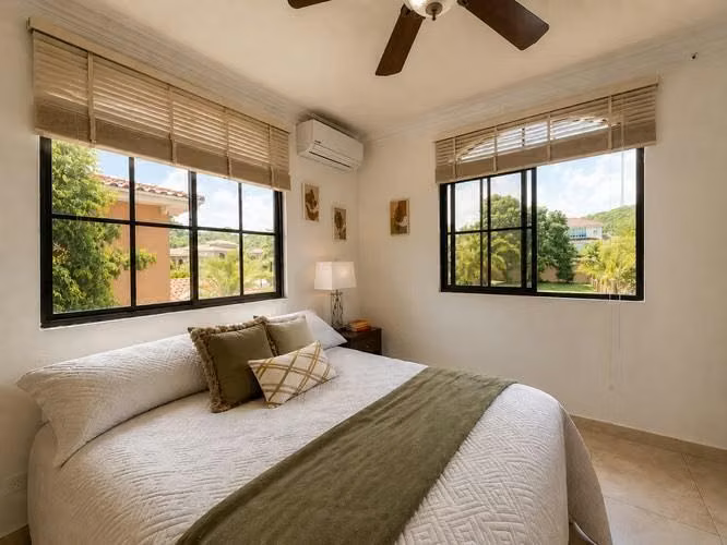 CLAYTON / EXCLUSIVO / CASA 3 REC / PISCINA PRIVADA / 350M²