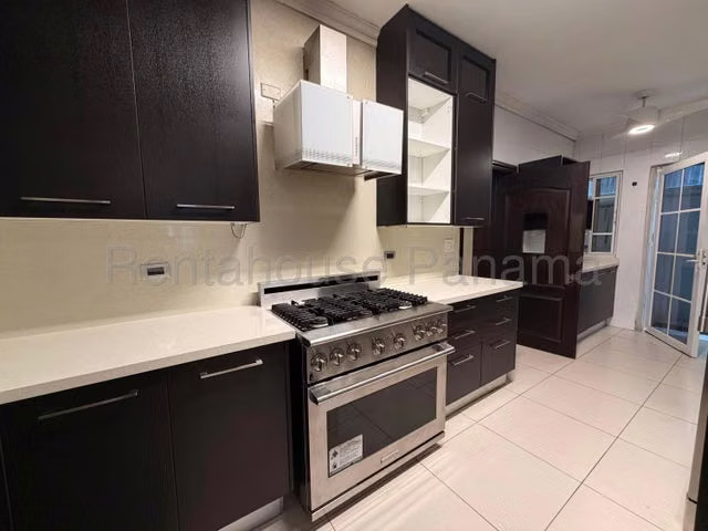 Se alquila casa en Costa del Este - Imagen 14