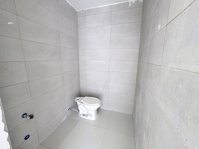 Alquiler de Local Comercial en Street Mall – Vía Israel