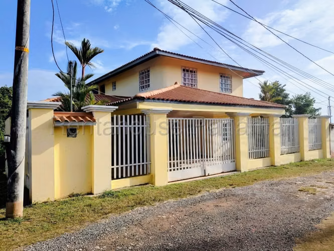 Se Vende Casa en Chorrera DPA26-7977