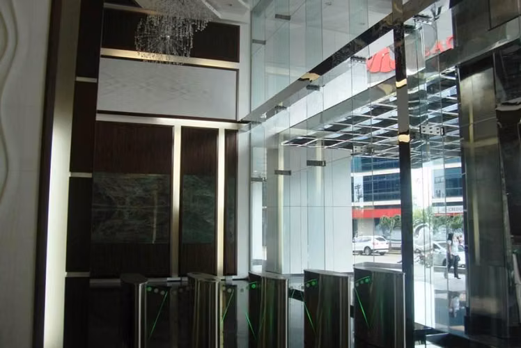 Office for sale on Avenida Balboa MDV27-1400
