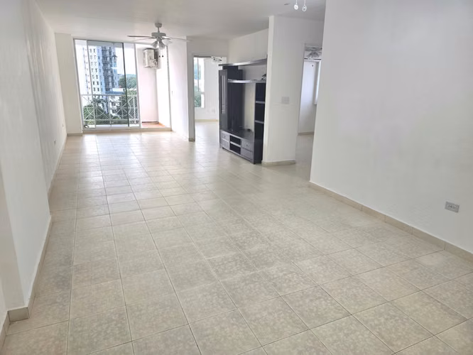 Apartamento en Via Argentina | 3 recamaras | con balcon - Imagen 7