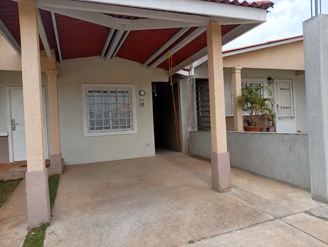 Casa en Pradera Azul Ph. Monte Bello  – Amplia, Segura y Cerca del Metro