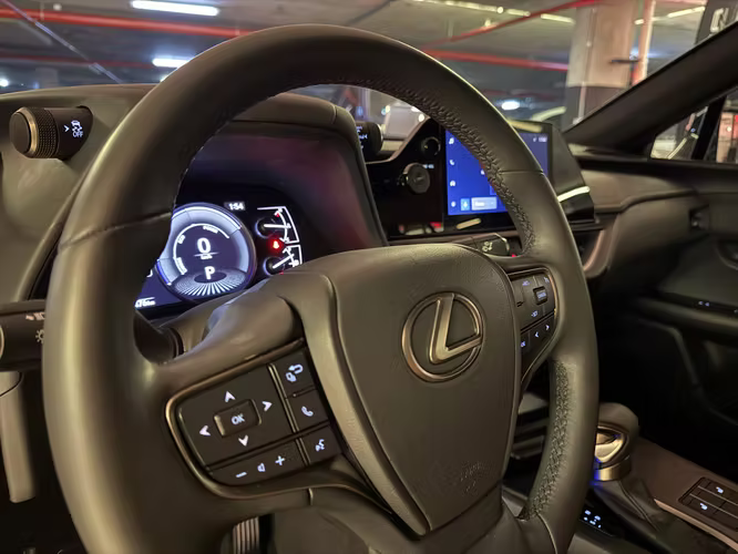 LEXUS UX 250h AWD 2023