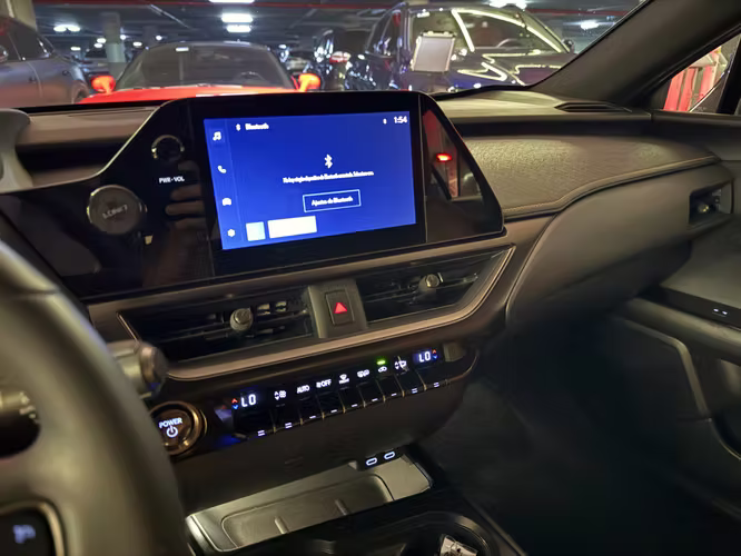 LEXUS UX 250h AWD 2023