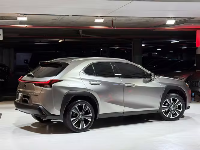 LEXUS UX 250h AWD 2023