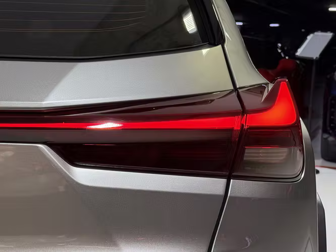 LEXUS UX 250h AWD 2023