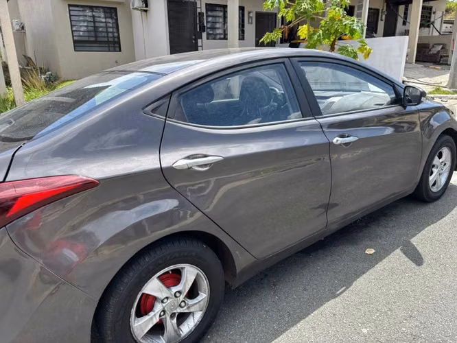 Vendo auto Hyundai elantra 2015