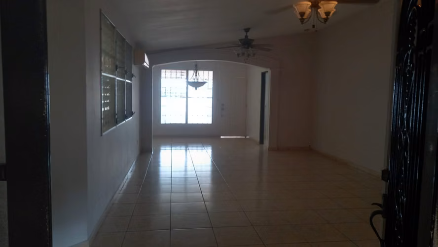 Casa Brisas del Golf 304m2 Precio debajo venta rápida $197,000 - Imagen 2