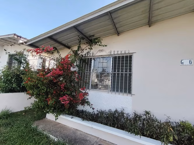 La Chorrera | Jardines de Mastranto | Alquiler de casa 5 recámaras.