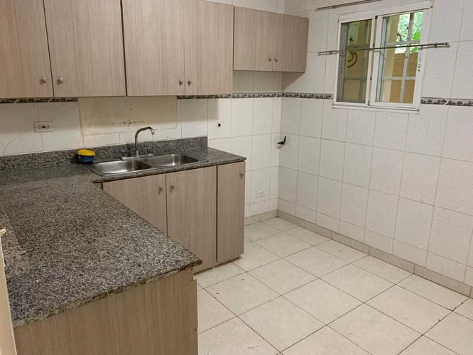Se Vende Amplia Casa en Villa Serena – Villa Zaita - Imagen 9