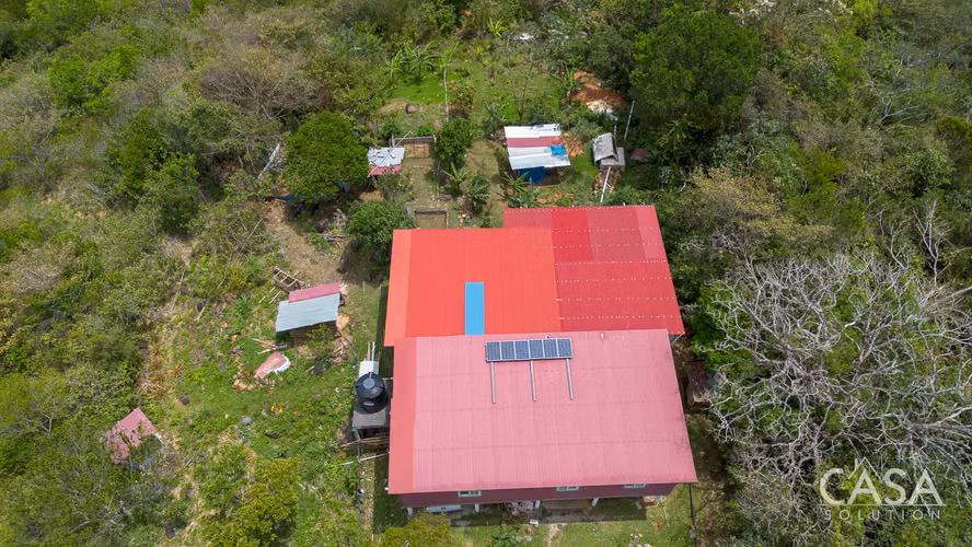 Reducción de precio! 18.4 hectáreas con quebrada, sistema solar y construcción existente - Imagen 6