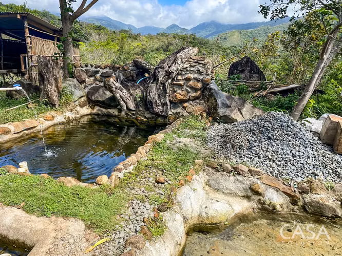Reducción de precio! 18.4 hectáreas con quebrada, sistema solar y construcción existente - Imagen 8