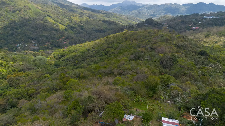 Reducción de precio! 18.4 hectáreas con quebrada, sistema solar y construcción existente - Imagen 3