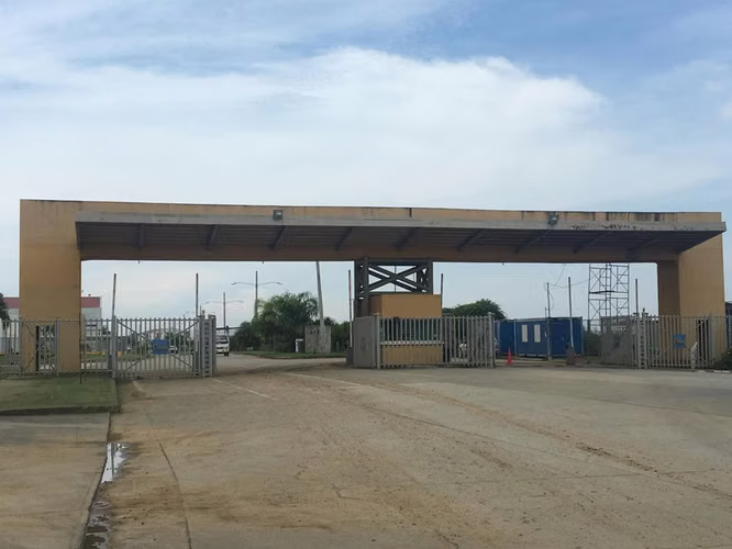 269161. Se vende galera 1058m con 5 oficinas amobladas, 5 baños, aire central - Imagen 3