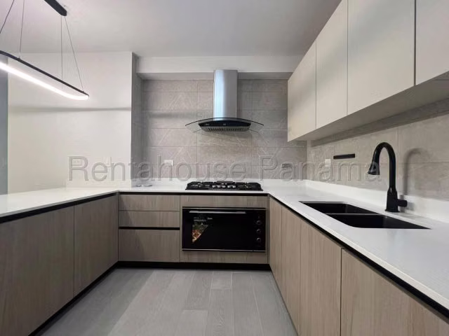 Alquiler de moderno apartamento e Altos de Panamá