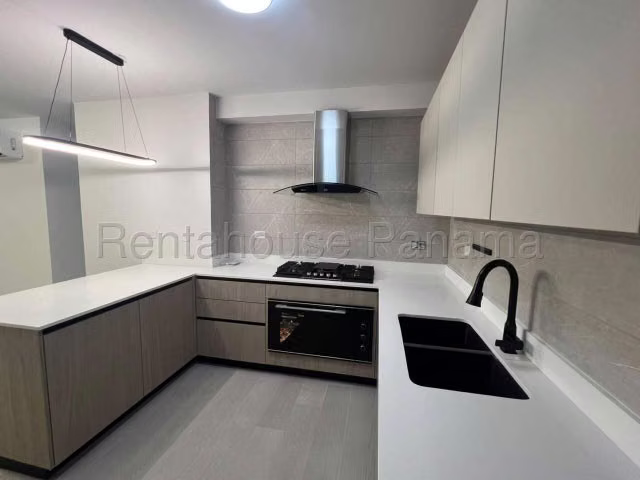 Alquiler de moderno apartamento e Altos de Panamá