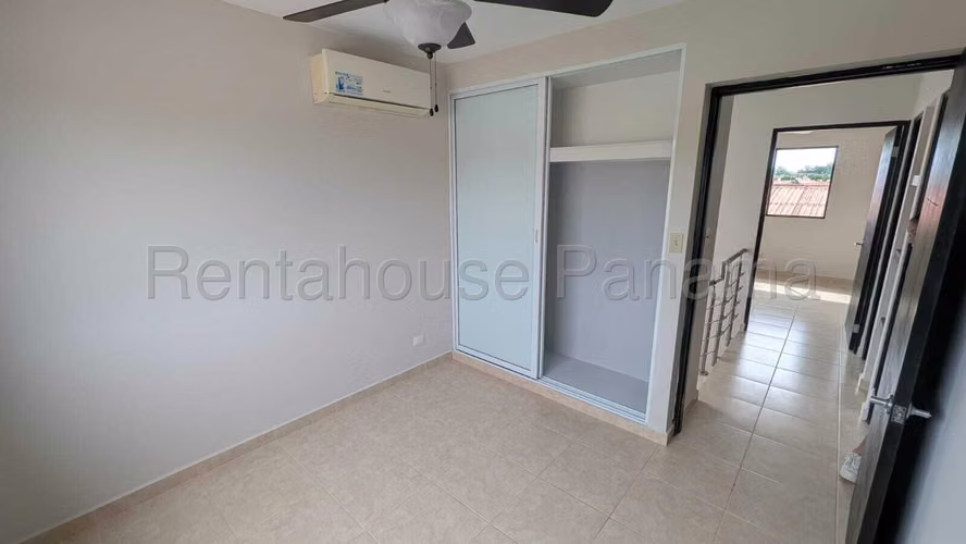 Casa en Venta en La Chorrera. LOS ROBLES. ARBOLEDAS