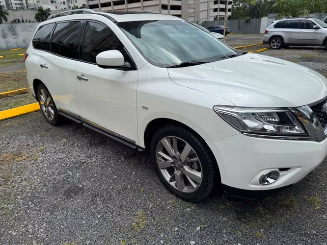 Nissan Pathfinder 2016 3.5L V6 4x4 — Excelente Estado - Imagen 3
