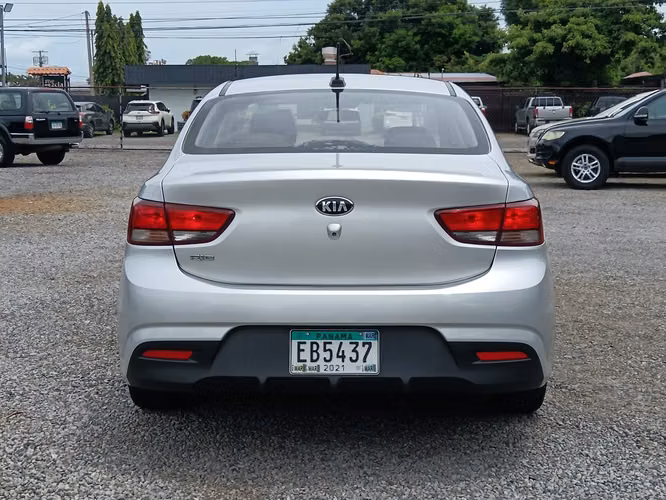 Kia Rio 2020 Automatico - Imagen 3
