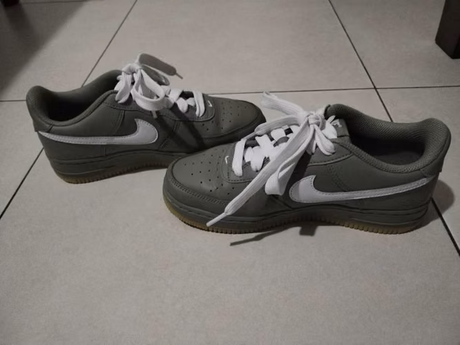 Nike Air talla 5Y (6.5 de mujer) - Imagen 3
