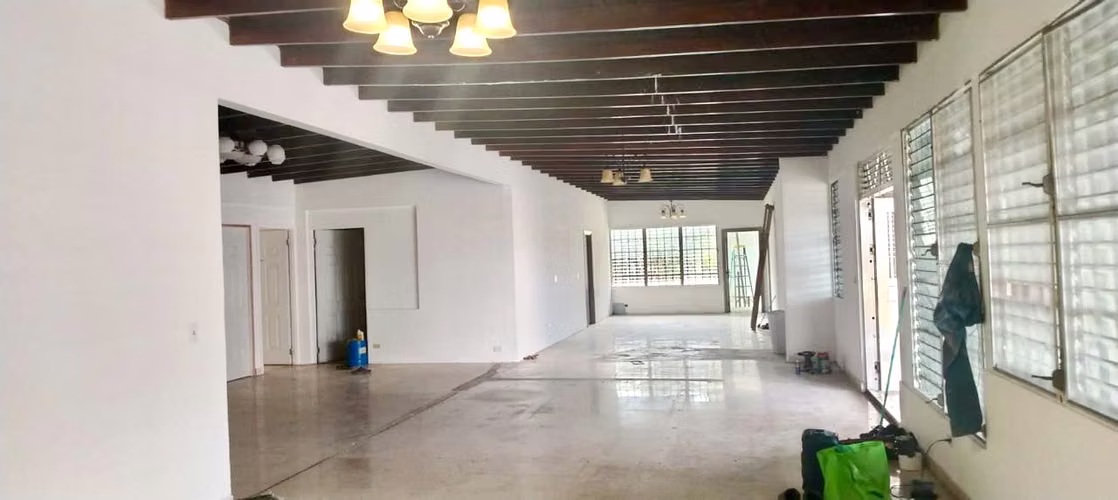 SE ALQUILA USO COMERCIAL EN ÁREA EXCLUSIVA DE DAVID