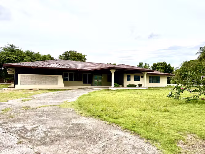 SE ALQUILA USO COMERCIAL EN ÁREA EXCLUSIVA DE DAVID