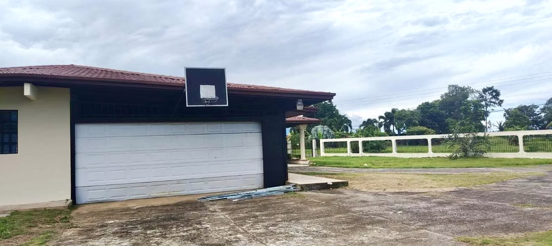 SE ALQUILA USO COMERCIAL EN ÁREA EXCLUSIVA DE DAVID