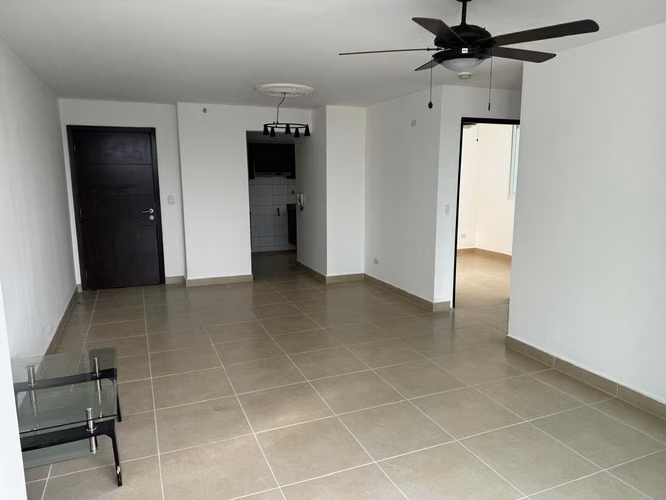 Apartamento en Condado del Rey I con balcon y ubicación estratégica - Imagen 4