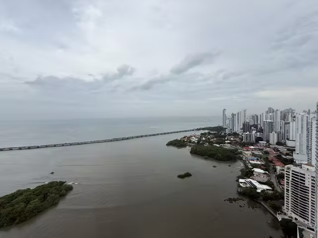 APARTAMENTO DE LUJO PARA ALQUILER COCO DEL MAR FRENTE AL MAR - Imagen 10