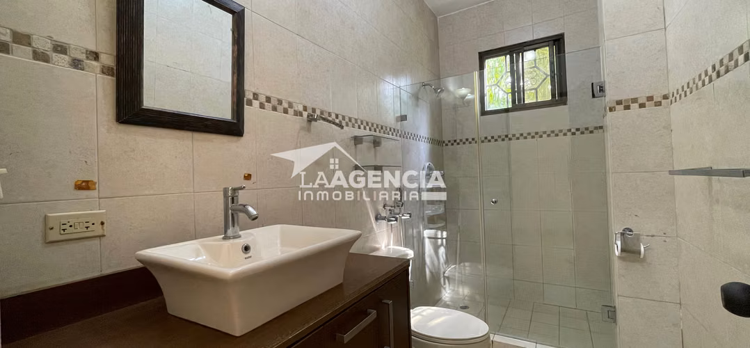 Ancón, Venta de Casa de tres niveles con terraza - Imagen 14