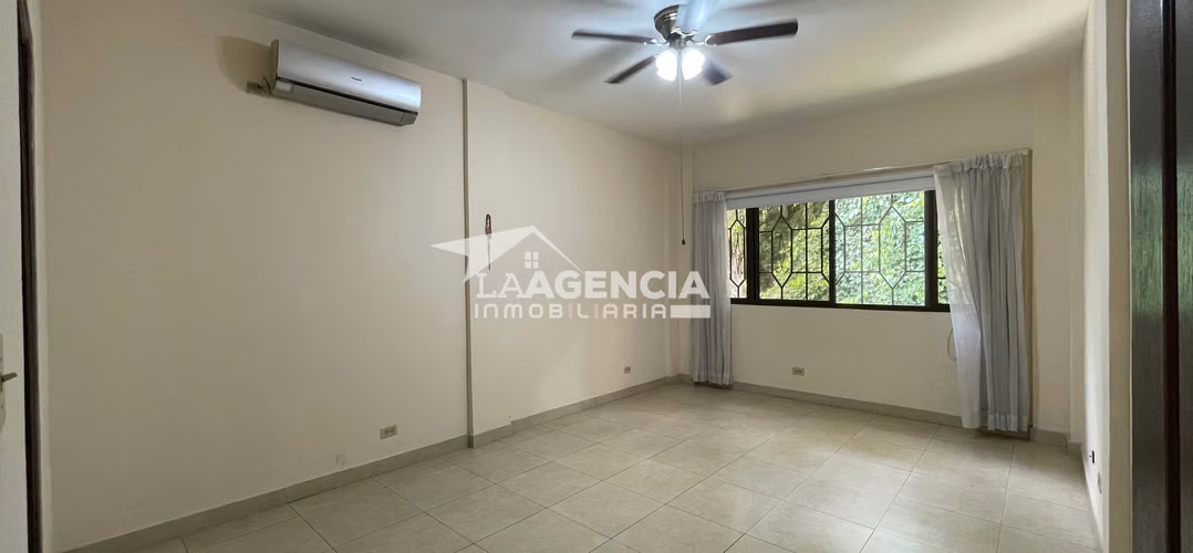 Ancón, Venta de Casa de tres niveles con terraza - Imagen 15