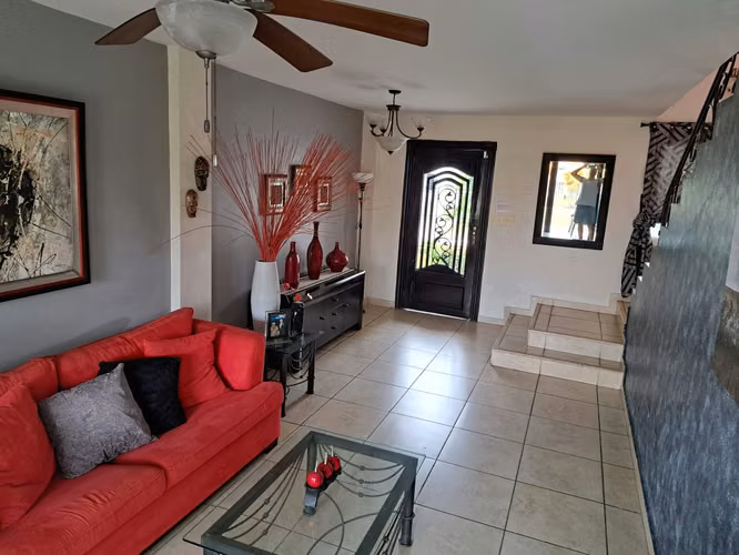 271465. Se vende a excelente precio casa en Brisas Village, 268m de terreno - Imagen 11