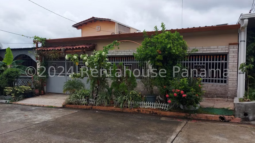 264553. House for sale in Praderas del Rocío: 3 bedrooms, 2 bathrooms, terrace.