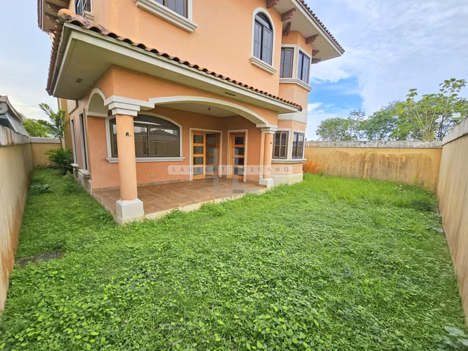 Venta de Casa Unifamiliar de Esquina en El Doral - Costa Sur. Haga una oferta - Imagen 6