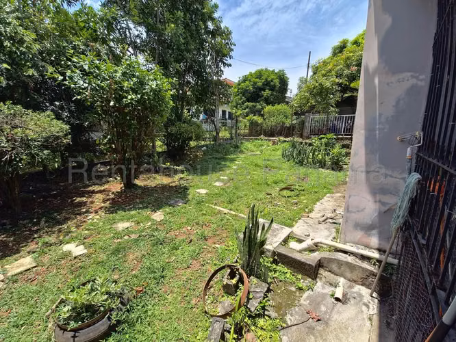 271227. Se vende casa 4 recámaras, 3.5 baños, 433.84 m terreno, amplio patio trasero - Imagen 14