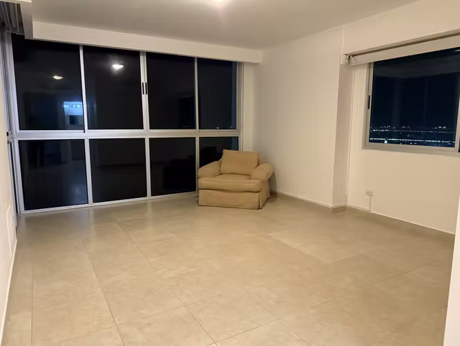 VENTA | Amplio Apartamento con Vista al Mar - Imagen 2