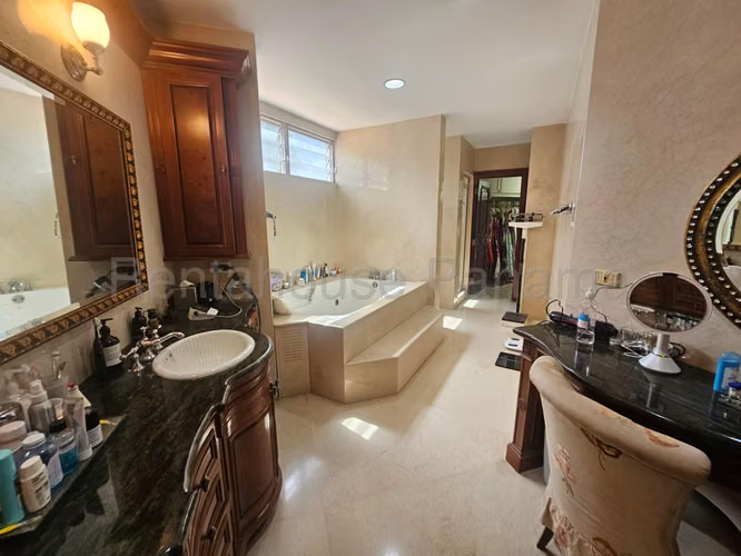 Venta Casa Altos del Golf - YD