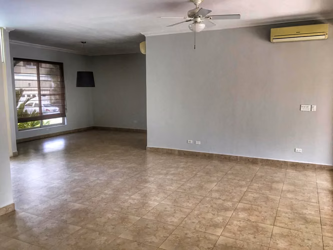 Embassy Gardens. 555mts 4r 3.5b estudio piscina $755,000.00neg - Imagen 13