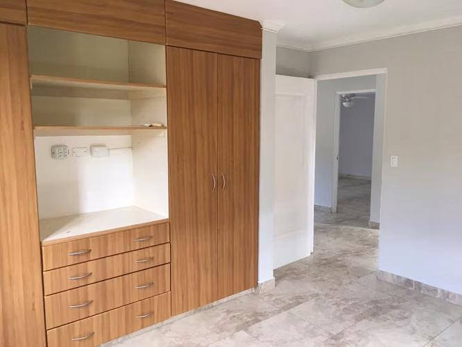 Embassy Gardens. 555mts 4r 3.5b estudio piscina $755,000.00neg - Imagen 10