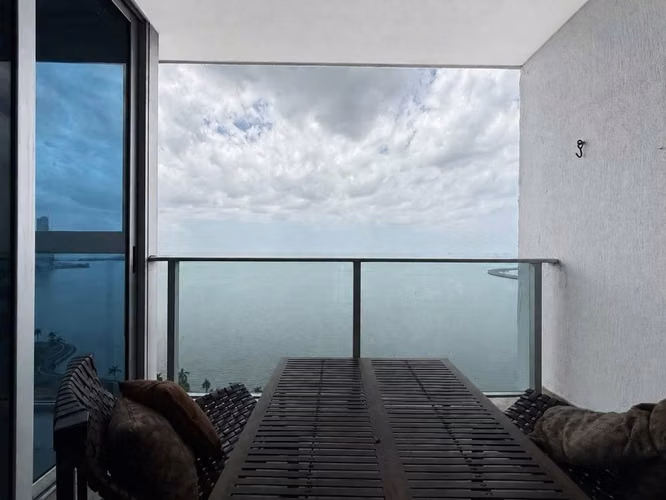 ALQUILO APARTAMENTO AMOBLADO EN AVE BALBOA
