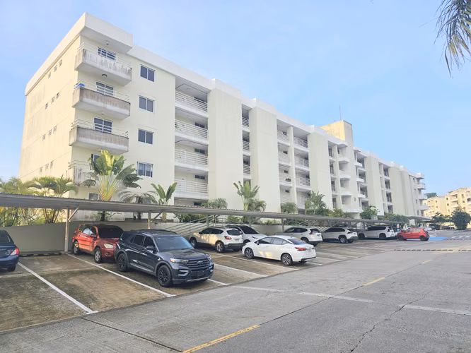 Venta de Apartamento Remodelado en Altamira Gardens. Precio Negociable - Imagen 2