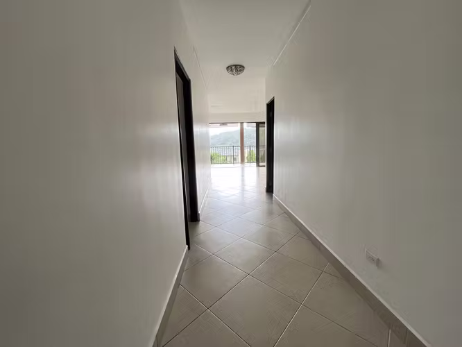 ALQUILER DE APARTAMENTO EN EMBASSY CLUB, CLAYTON - Imagen 2