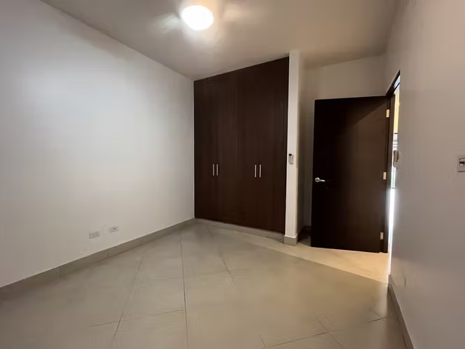 ALQUILER DE APARTAMENTO EN EMBASSY CLUB, CLAYTON - Imagen 13