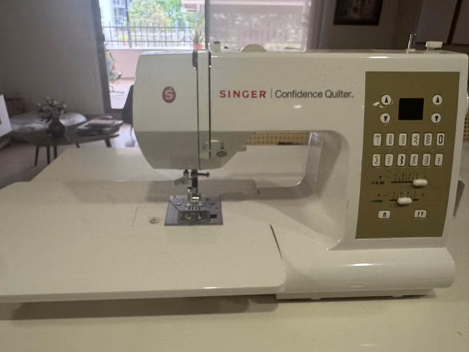 Vendo Maquina de coser SINGER CONFIDENCE QUILTER $200