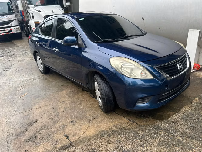 Nissan Versa 2012 - Imagen 8