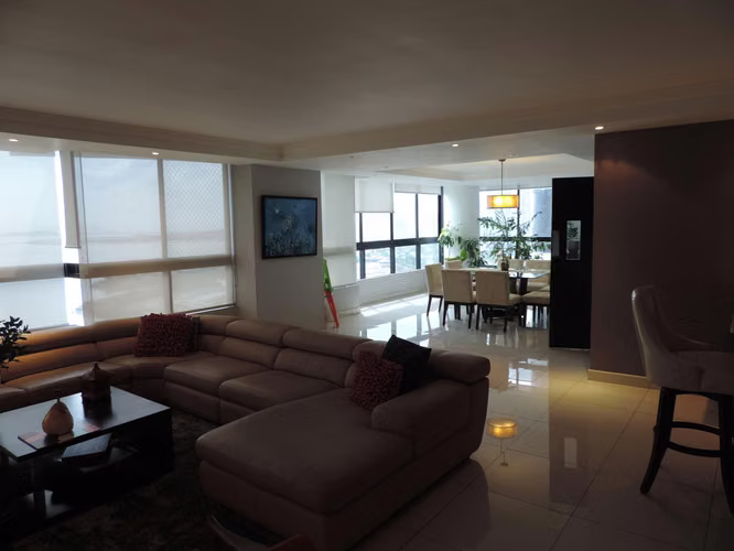 Apartamento en Venta en Avenida Balboa. 27-1418.