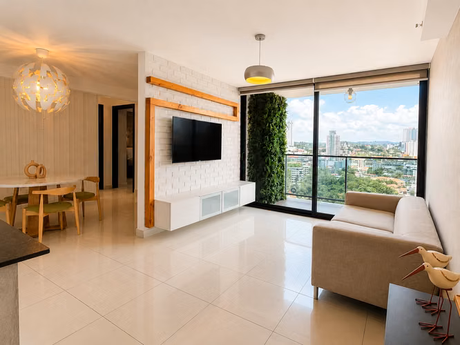 Apartamento moderno con espectacular vista a la ciudad | Amoblado