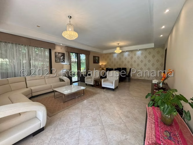 Apartment for sale in Clayton Ph Embassy Club 301.64 Mts PD