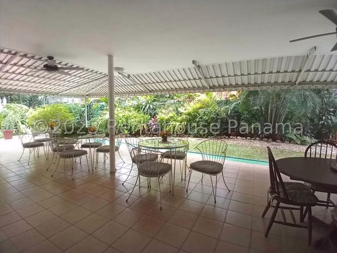 Venta de Terreno en San Francisco 1,364 Mts PD